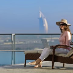 Отель Two Seasons Hotel & Apartments ОАЭ, Дубай - 4 отзыва об отеле, цены и фото номеров - забронировать отель Two Seasons Hotel & Apartments онлайн балкон