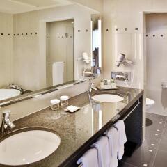 Отель Hilton Vienna ванная