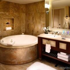 Отель Conrad Macao Cotai Central ванная