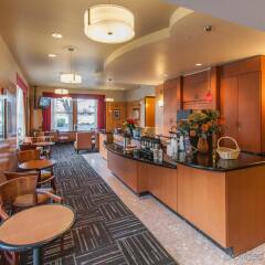 Отель Red Roof Inn PLUS+ Columbus Downtown - Convention Center США, Колумбус - отзывы, цены и фото номеров - забронировать отель Red Roof Inn PLUS+ Columbus Downtown - Convention Center онлайн гостиничный бар