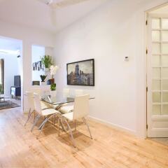 Отель Reina Sofia Boutique - Madflats Collection Мадрид комната для гостей фото 4