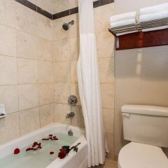 Отель Americas Best Value Inn And Suites США, Лос-Анджелес - отзывы, цены и фото номеров - забронировать отель Americas Best Value Inn And Suites онлайн ванная