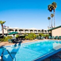 Отель Super 8 by Wyndham Los Angeles США, Лос-Анджелес - отзывы, цены и фото номеров - забронировать отель Super 8 by Wyndham Los Angeles онлайн с домашними животными