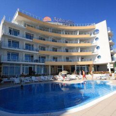 Отель Aphrodite Beach Hotel Болгария, Несебр - отзывы, цены и фото номеров - забронировать отель Aphrodite Beach Hotel онлайн бассейн