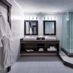 Отель Best Western Village Park Inn Канада, Калгари - отзывы, цены и фото номеров - забронировать отель Best Western Village Park Inn онлайн ванная фото 2