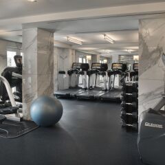Отель The Peninsula Beverly Hills фитнесс-зал