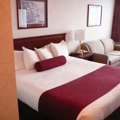 Отель Coast Abbotsford Hotel & Suites Канада, Эбботсфорд - отзывы, цены и фото номеров - забронировать отель Coast Abbotsford Hotel & Suites онлайн комната для гостей