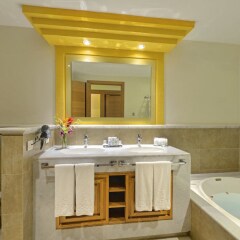 Отель Iberostar Rose Hall Suites All Inclusive ванная фото 2