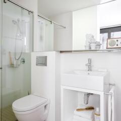 Апартаменты Eric Vökel Boutique Apartments - Atocha Suites ванная