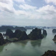 Viet Nhat Halong Hotel пляж