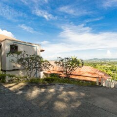 Отель Luxury Seaview Pool Villa at Chalong парковка