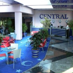Central Hotel бассейн