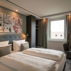 Отель Motel One Hamburg-Altona Германия, Гамбург - отзывы, цены и фото номеров - забронировать отель Motel One Hamburg-Altona онлайн комната для гостей фото 5