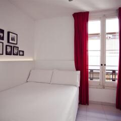 Апартаменты Las Ramblas Pasaje Bacardi Apartments комната для гостей фото 5