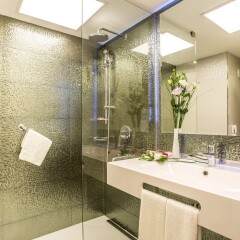 Отель Ramada by Wyndham Sofia City Center Болгария, София - 4 отзыва об отеле, цены и фото номеров - забронировать отель Ramada by Wyndham Sofia City Center онлайн ванная фото 2