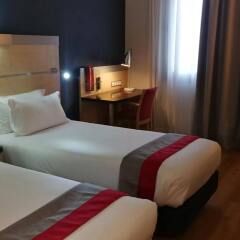 Отель Holiday Inn Express Malaga Airport Испания, Малага - 1 отзыв об отеле, цены и фото номеров - забронировать отель Holiday Inn Express Malaga Airport онлайн комната для гостей фото 5