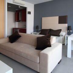 Отель Aparthotel Four Elements Suites Испания, Салоу - 1 отзыв об отеле, цены и фото номеров - забронировать отель Aparthotel Four Elements Suites онлайн комната для гостей фото 2