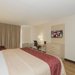 Отель Days Inn Neptune Beach с домашними животными