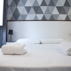 Отель Flats Friends Soho Suites комната для гостей фото 3