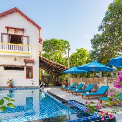 Отель An Bang Gold Coast Villa бассейн
