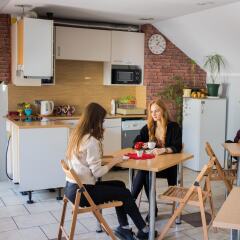 Отель Nearby Airport Hostel Польша, Варшава - отзывы, цены и фото номеров - забронировать отель Nearby Airport Hostel онлайн питание