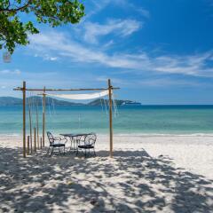 Отель Thavorn Beach Village Resort & Spa Phuket пляж фото 2