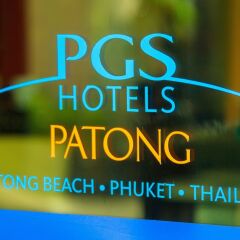 Отель PGS Hotels Patong бассейн