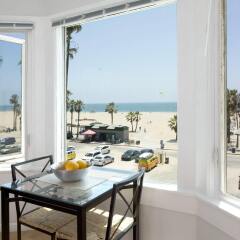 Отель Air Venice on the Beach США, Лос-Анджелес - отзывы, цены и фото номеров - забронировать отель Air Venice on the Beach онлайн балкон
