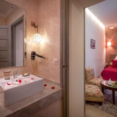 Отель Riad Luxe 36 Марракеш ванная