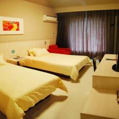 Отель Jinjiang Inn Tianjin Heping Anshandao сейф в номере