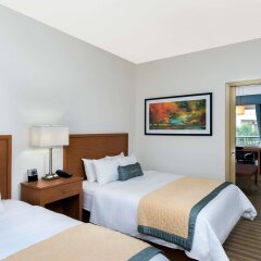 Отель Wyndham Garden Baton Rouge комната для гостей