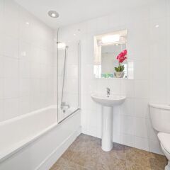 Апартаменты Cosy 2 bedroom Apartment in Central London City Stay ванная