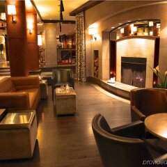 Отель Le Saint-Sulpice Hotel Montreal Канада, Монреаль - отзывы, цены и фото номеров - забронировать отель Le Saint-Sulpice Hotel Montreal онлайн гостиничный бар