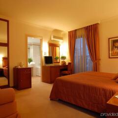 Отель Athens Atrium Hotel and Suites Греция, Афины - 2 отзыва об отеле, цены и фото номеров - забронировать отель Athens Atrium Hotel and Suites онлайн комната для гостей