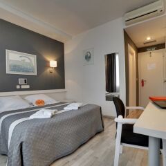 Hotel Elvilla Castejon сейф в номере