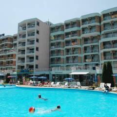Hotel Delfin Солнечный берег бассейн фото 2