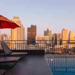 Отель Adelphi Suites Bangkok фото 2
