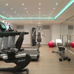Renaissance Paris Hotel Le Parc Trocadero фитнесс-зал фото 5