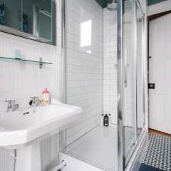 Апартаменты Gorgeous Light Apartment In West End Глазго ванная