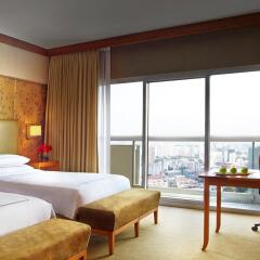Отель Swissotel The Stamford 5* Представительский номер с различными типами кроватей фото 2