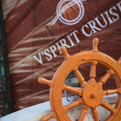 Отель V'Spirit Classic Cruises интерьер отеля