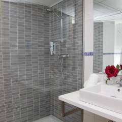 Отель Apartamentos Roc Portonova ванная