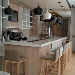 Отель Golden Tulip Barcelona гостиничный бар