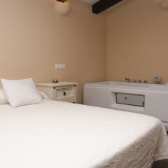 Отель Spa Complejo Rural Las Abiertas сейф в номере
