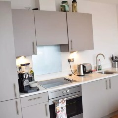Отель 1 Bedroom Flat in Hackney Next to Canal в номере