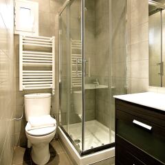 Отель ClassBedroom Camp Nou ванная