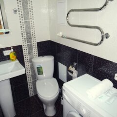 Гостиница ApartPlus в Майкопе отзывы, цены и фото номеров - забронировать гостиницу ApartPlus онлайн Майкоп ванная