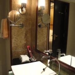 Conifer International Hotel Шэньчжэнь ванная