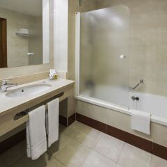 Отель Holiday Inn Madrid - Calle Alcala ванная