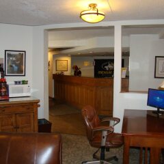 Magnuson Hotel Franklin Square Inn гостиничный бар